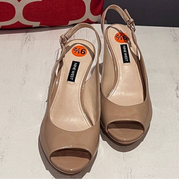 Nine West Tan Patent Leather Peep Toe Heels - NWT - Picture 2 of 8